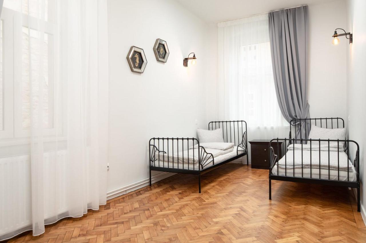 Albert Residence With Complimentary Parking บราชอฟ ภายนอก รูปภาพ