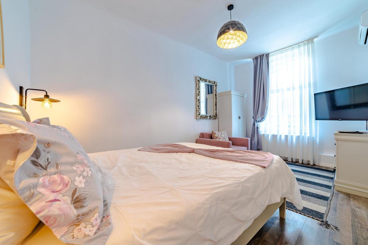 Albert Residence With Complimentary Parking บราชอฟ ภายนอก รูปภาพ
