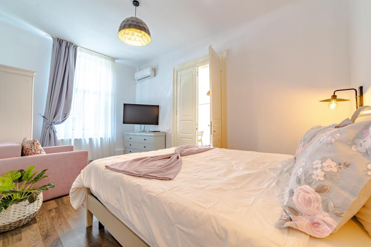 Albert Residence With Complimentary Parking บราชอฟ ภายนอก รูปภาพ
