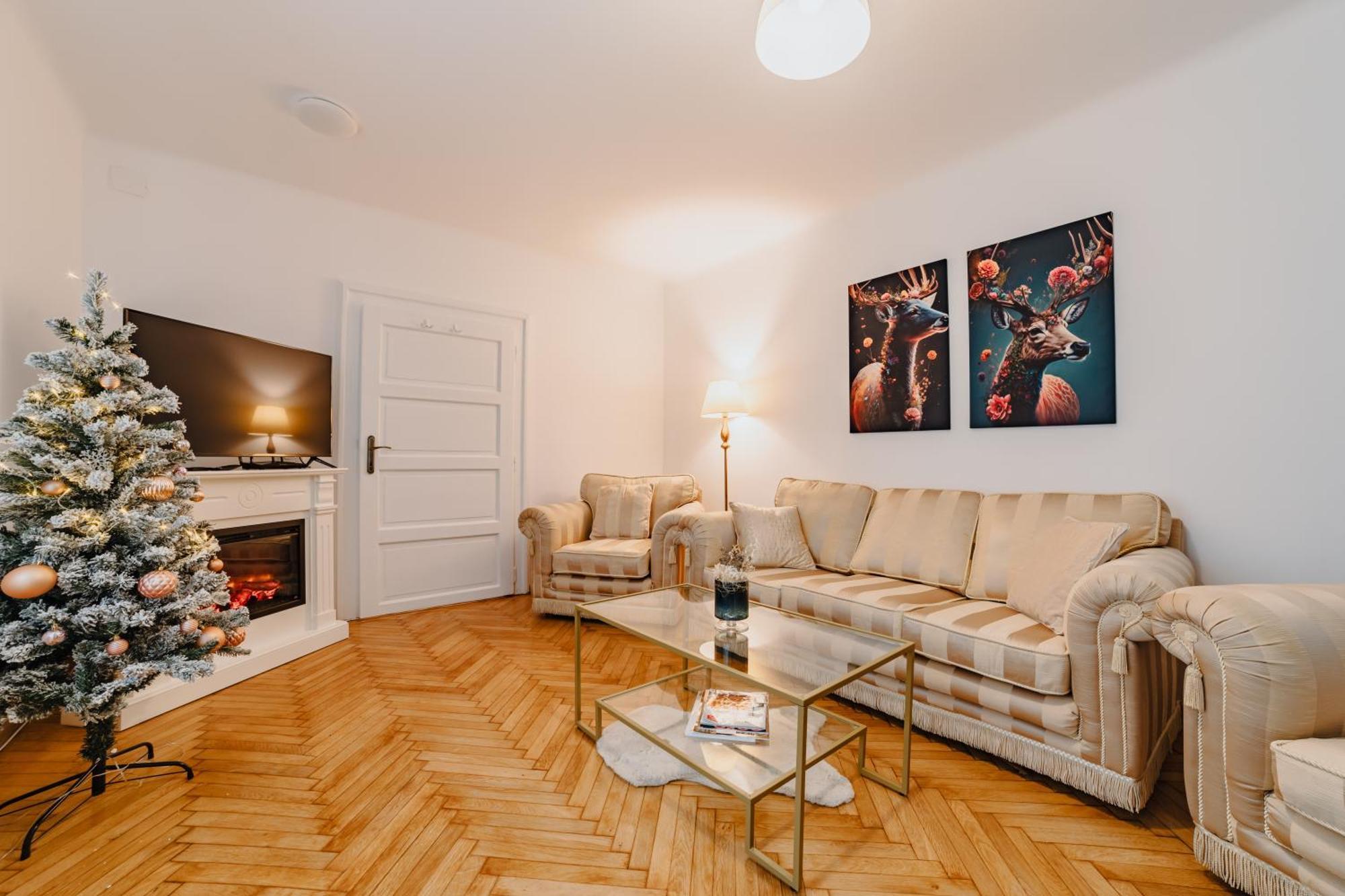 Albert Residence With Complimentary Parking บราชอฟ ภายนอก รูปภาพ