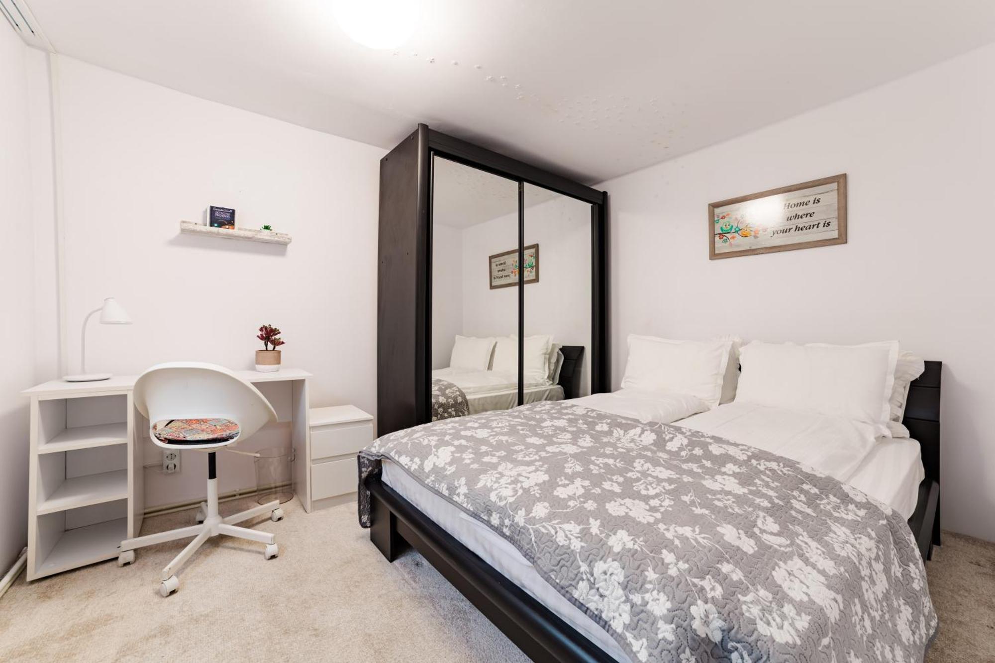 Albert Residence With Complimentary Parking บราชอฟ ภายนอก รูปภาพ